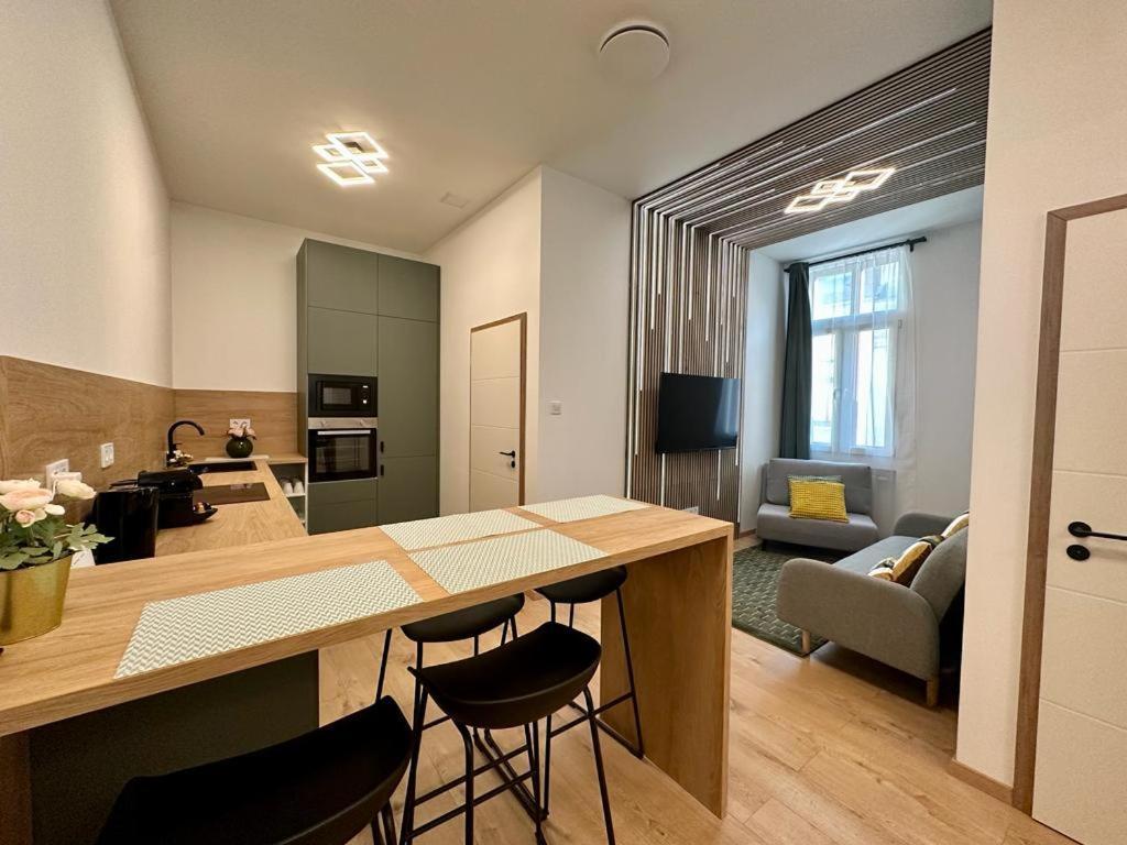 Apartment At Gozsdu Courtyard #Partyzone #Downtown #Freeparking Budapeste Exterior foto